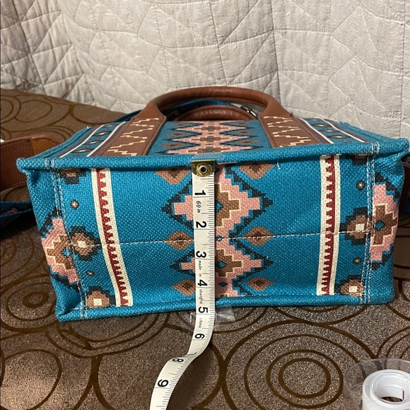 Wrangler Teal and Tan Geometric Purse - Picture 9 of 10